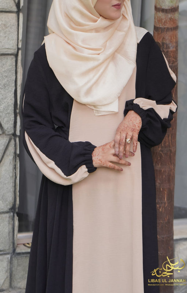ABAYA Zara – Chic Contrast with Belted Fit Fabric: Jarsi Origin: Made in China